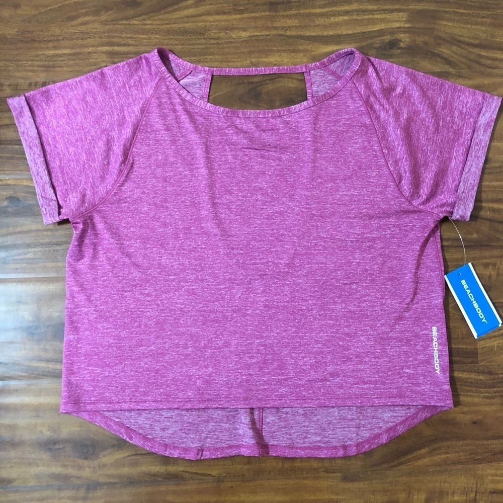 NWT Beachbody Magenta Athletic Short Sleeve Cropped Shirt - size XS - NWT